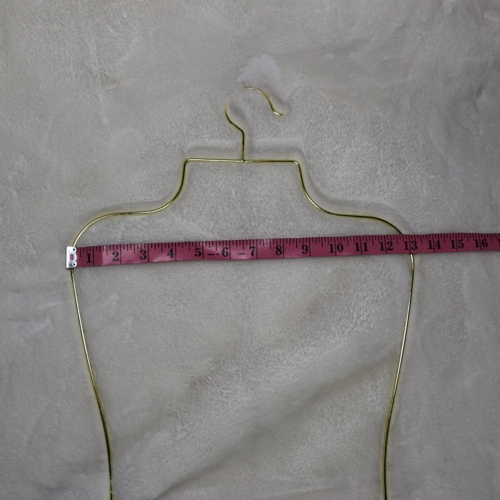Body Shape Display Hanger - Picture 14 of 15